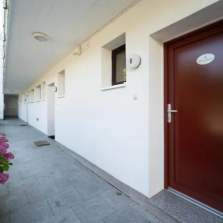 Dat Witte Hus Strandkajuete * Rettin